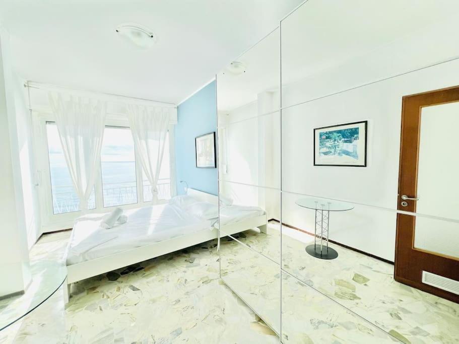 Suite Sunset 18 - Fronte Mare ซานเรโม ภายนอก รูปภาพ